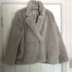 Beautiful NWTS Loft fake fur jacket. Size M